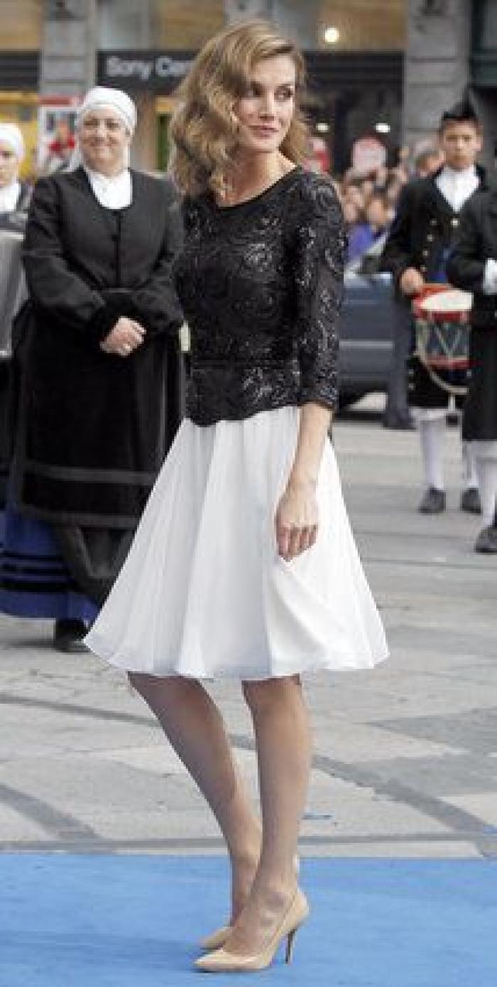 Vestido de Letizia en los Premios Príncipe de Asturias 2012 y repaso a sus 'looks' en las ediciones anteriores (FOTOS)