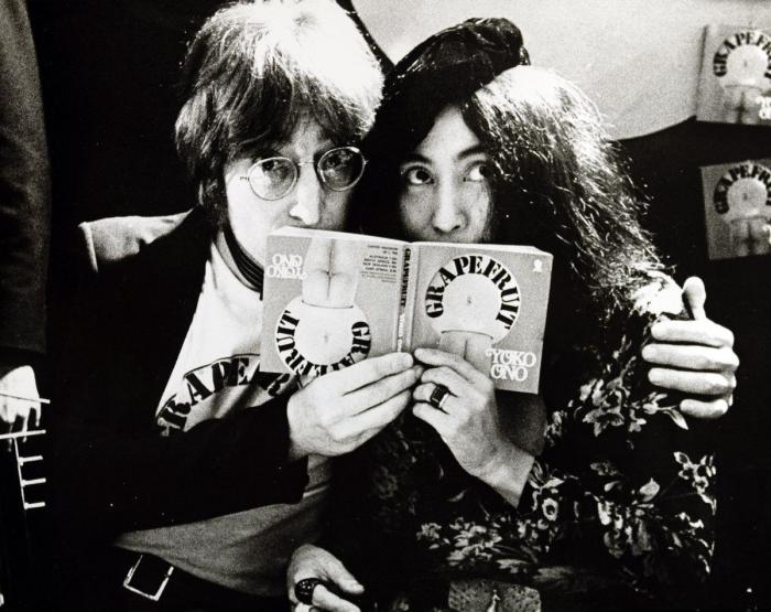 Yoko Ono no tuvo la culpa de la separación de los Beatles... ni de estas 25 cosas (TUITS)