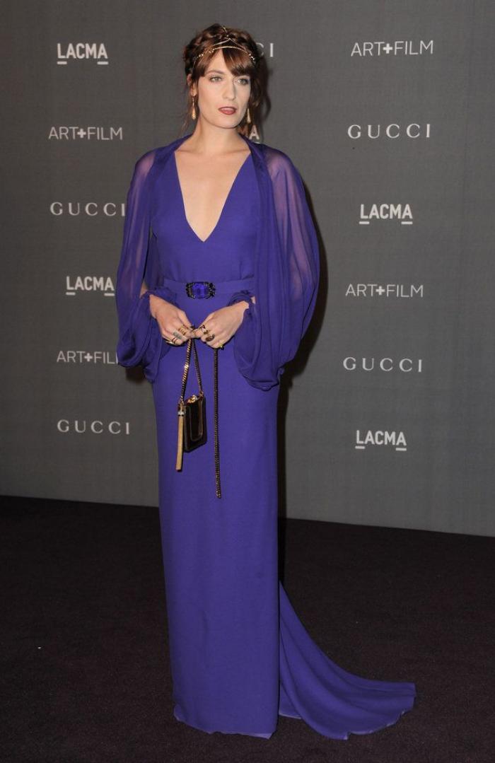 Jennifer Aniston con escote raruno: la tendencia triunfa en los premios LACMA (FOTOS)