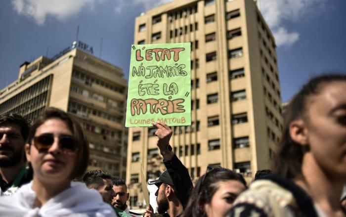 Bouteflika renunciará a la presidencia de Argelia antes del 28 de abril