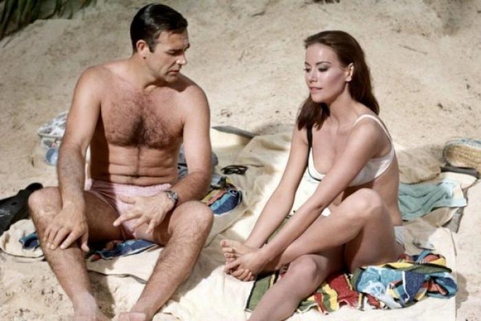 Estreno de James Bond en España: Javier Bardem posa en Madrid con un 007 convertido ya en 'taquillazo' (FOTOS)