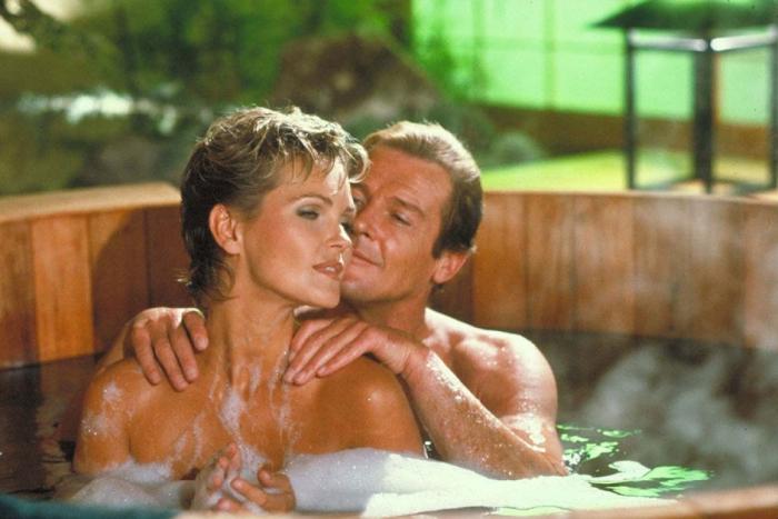 James Bond no puede con 'Lo imposible': Bayona sigue reinando en taquilla en el aniversario de 007 (FOTOS, VÍDEOS)
