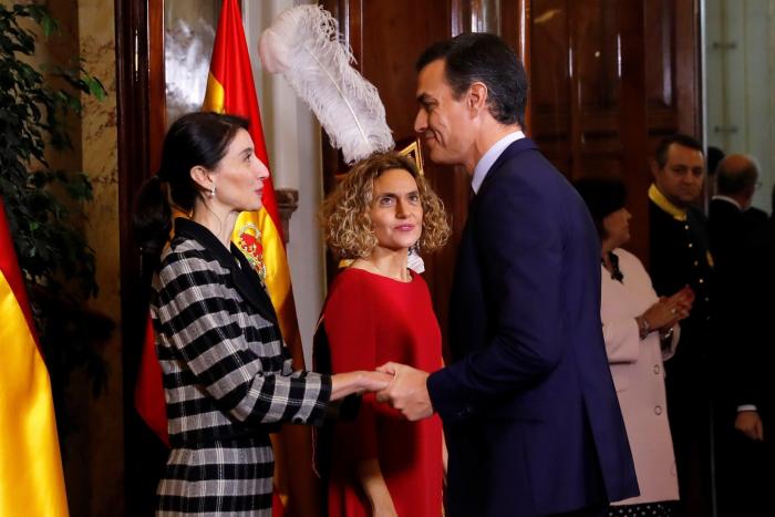 Sánchez reivindica el pacto entre diferentes y promete una legislatura "verde"
