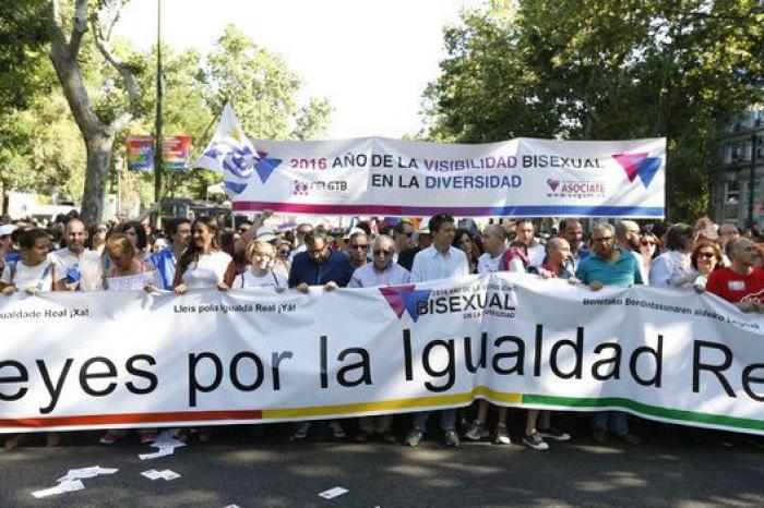 Indignación con Ayuso por lo que dijo de los homosexuales desde Chueca: "Qué vergüenza"