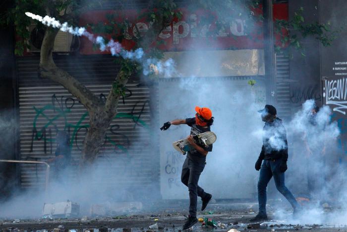 La represión no se frena en Chile: ya van 18 muertos y 2.410 detenidos