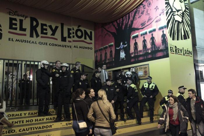 Piquete a El Rey León en la Gran Vía de Madrid el 14N (VÍDEO, FOTOS)