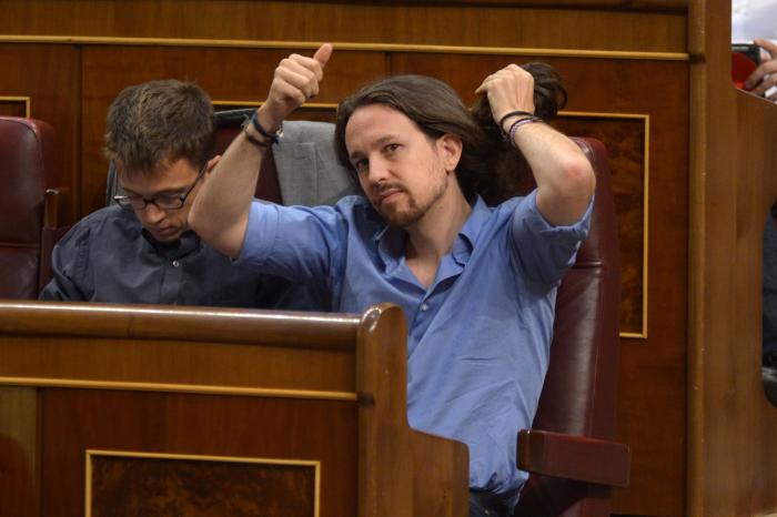 La cara que se le queda a Pablo Iglesias al escuchar unas palabras de Iván Redondo: no da crédito