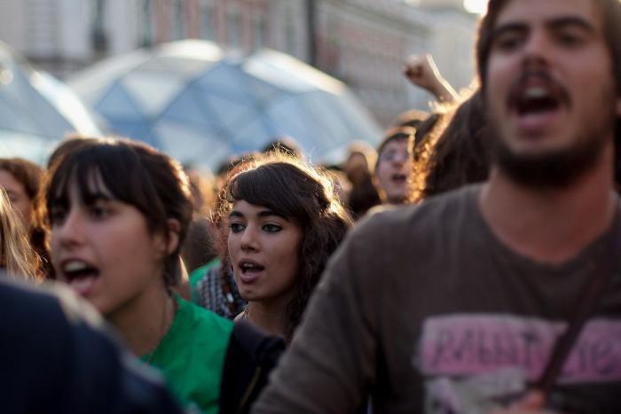 Arturo Fernández, mira: sí hay gente guapa en las manifestaciones (FOTOS)