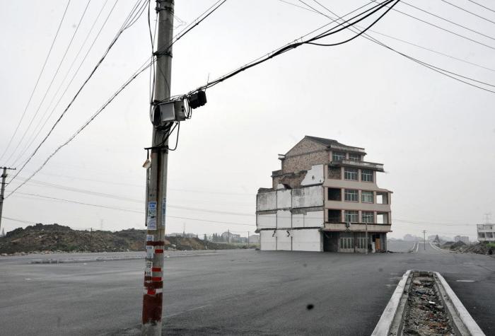 Una casa resiste a la construcción de una autopista en China (FOTOS)