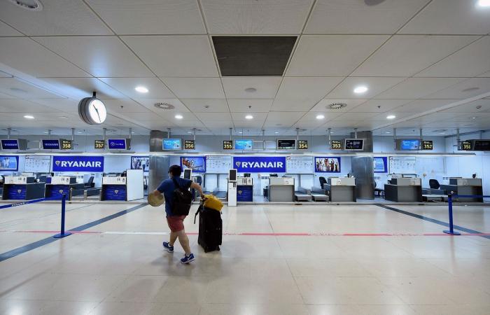 Ryanair confirma el cierre de cuatro bases en España e inicia un ERE para más de 500 empleados