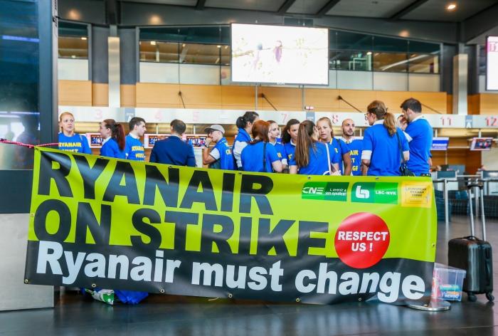 Ryanair mantendrá su base en Girona a cambio de recortar las condiciones laborales de su personal