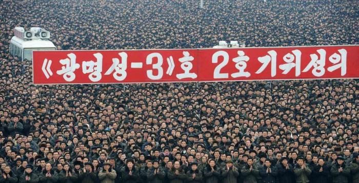 Kim Jong-un responde a la comunidad internacional: Habrá más cohetes (FOTOS)