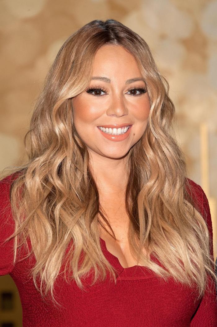 Mariah Carey maravilla a internet con su misteriosa silla invisible