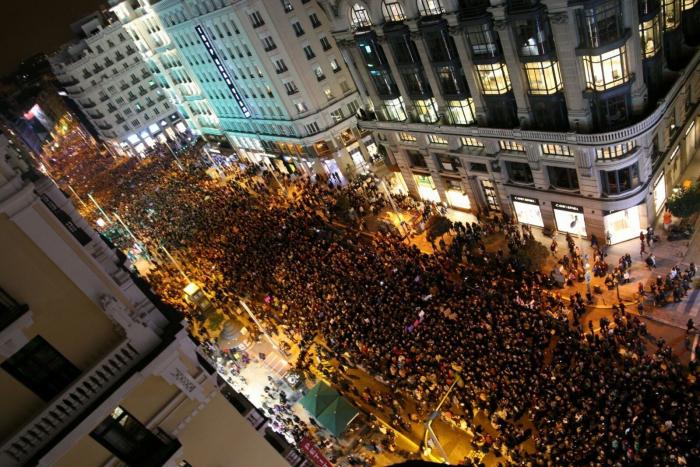 La explicación a los controvertidos carteles de "No violarás" de Zaragoza