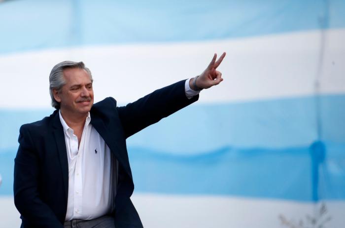 Macri y Fernández se reúnen para abordar las transición en Argentina tras el triunfo peronista
