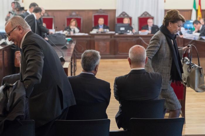 La Junta de Andalucía localiza tres cajas fuertes con documentos de los ERE
