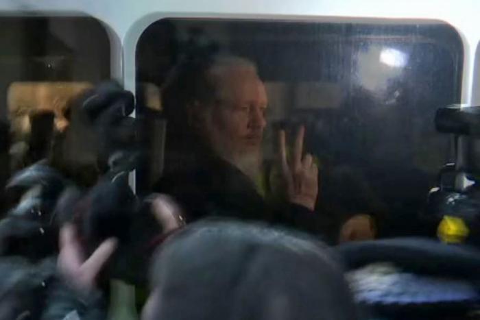 Detenido Julian Assange tras permanecer siete años en la embajada de Ecuador en Londres