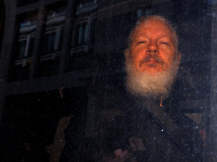 Trump le ofreció el indulto a Assange si negaba la trama rusa