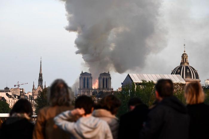 El incendio de la Catedral de Notre Dame de París, en imágenes