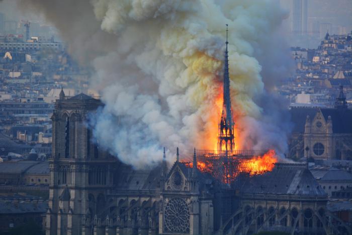 El incendio de la Catedral de Notre Dame de París, en imágenes