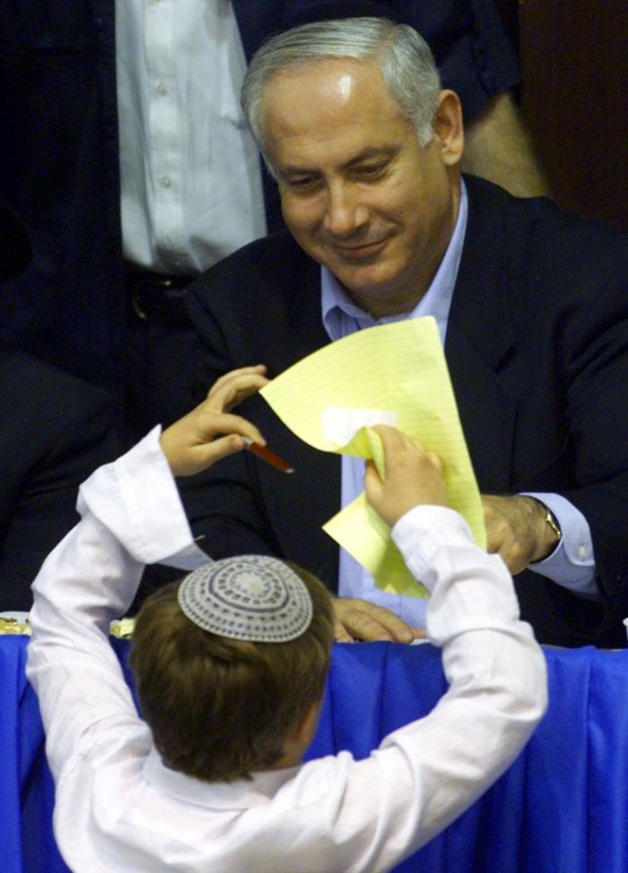 Los partidos árabes de Israel impulsan al centrista Gantz como primer ministro frente a Netanyahu