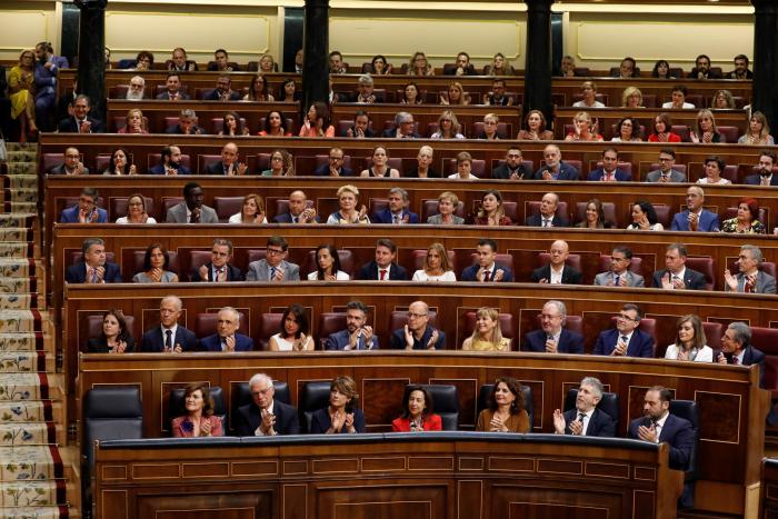 El PSOE baja y el PP y Vox suben, según los sondeos de El Mundo, ABC y La Razón