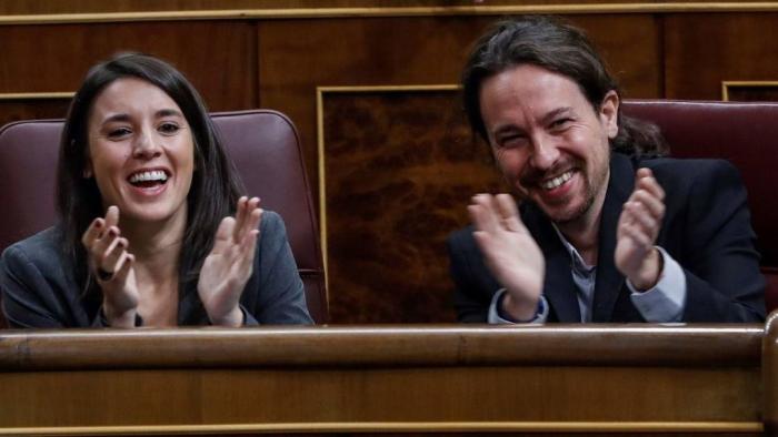 Pablo Iglesias se querella por seis delitos contra el "instigador" de las protestas frente a su casa