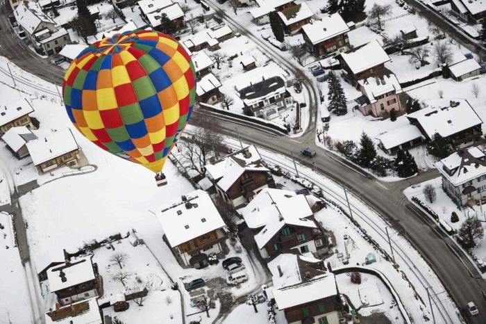 9 fotos espectaculares de globos aerostáticos en los Alpes (FOTOS)