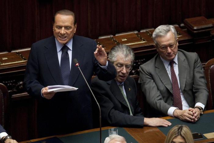 Berlusconi dice en un homenaje a las víctimas del Holocausto que Mussolini "hizo cosas buenas"