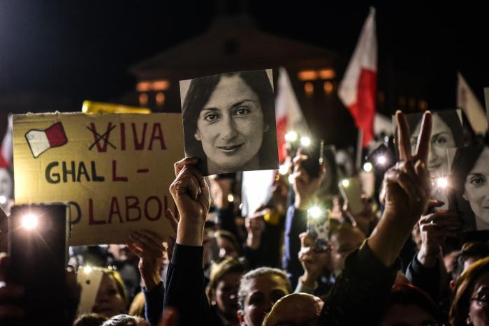 El caso de la periodista asesinada se cobra la dimisión del primer ministro de Malta