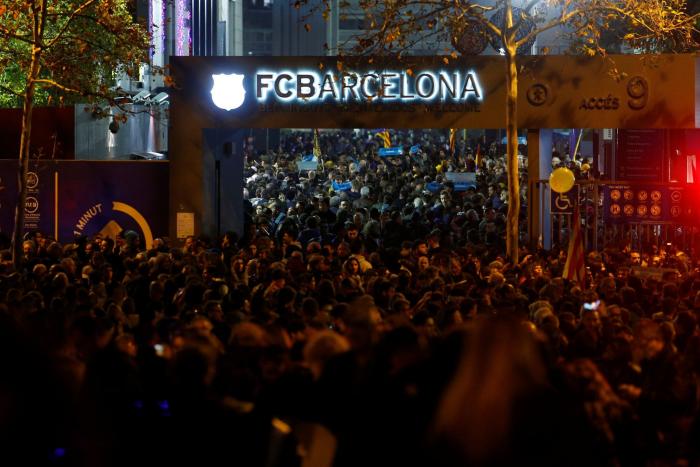 Las imágenes que está dejando el 18-D: Barcelona vive el 'Clásico' más tenso