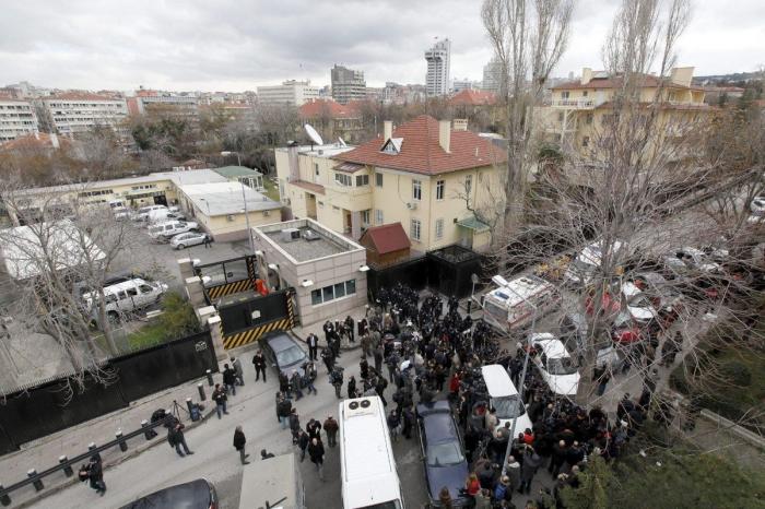 Explosión junto a la embajada de EEUU en Turquía: varias víctimas (FOTOS)