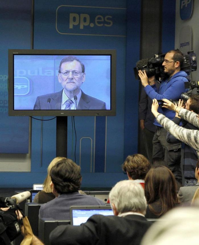Discurso de Rajoy: Los periodistas, sin poder preguntar y viendo a Rajoy en un monitor (FOTOS, VÍDEO)