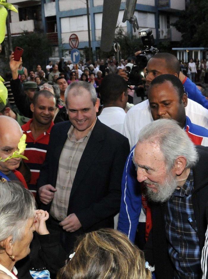 Fidel Castro reaparece en la Asamblea Nacional de Cuba para la reelección del presidente cubano