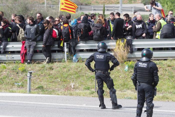 Los Comités de Defensa de la República organizan una jornada de cortes en las carreteras catalanas