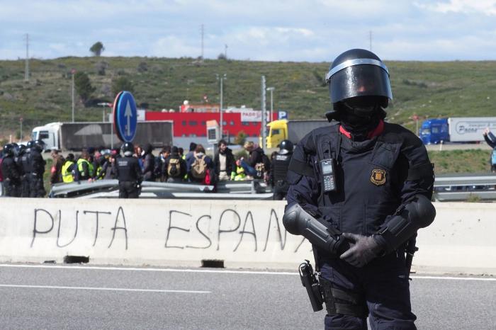 Los Comités de Defensa de la República organizan una jornada de cortes en las carreteras catalanas