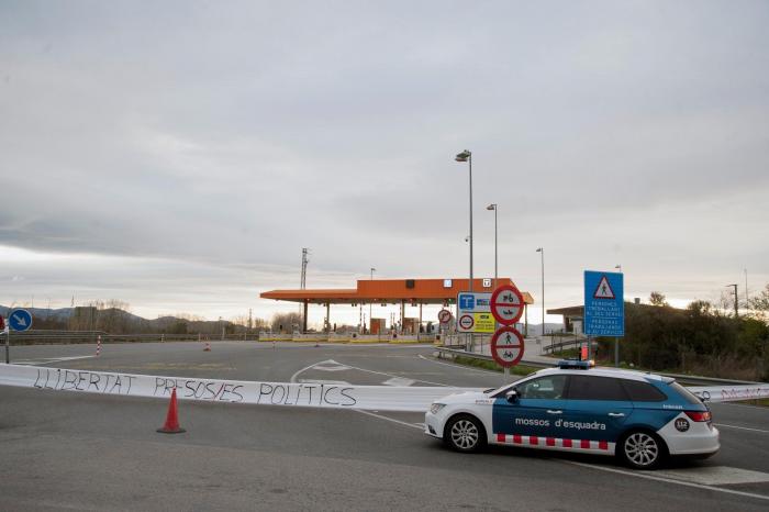 Incredulidad por lo que ha ocurrido en Google con la gasolinera donde fue detenido Puigdemont