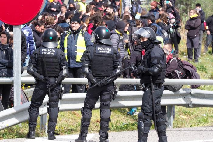 La Fiscalía no ve incitación al odio en la quema de un muñeco de Puigdemont