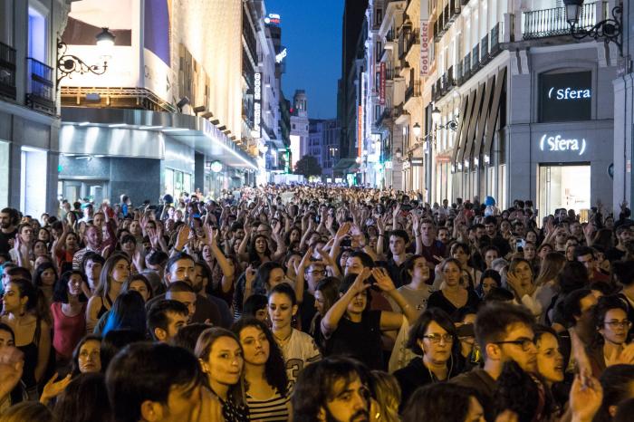 "No es abuso, son cinco violaciones": cientos de personas se echan a las calles contra la sentencia de la Manada de Manresa