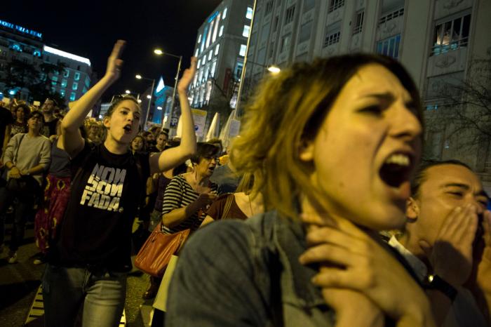 "No es abuso, son cinco violaciones": cientos de personas se echan a las calles contra la sentencia de la Manada de Manresa