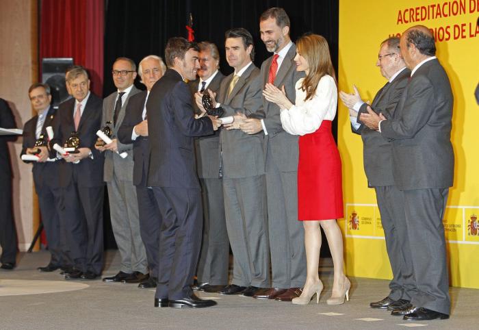 Letizia Marca España 2013: se viste de española para recibir a Banderas, Alonso y José Andrés (FOTOS)