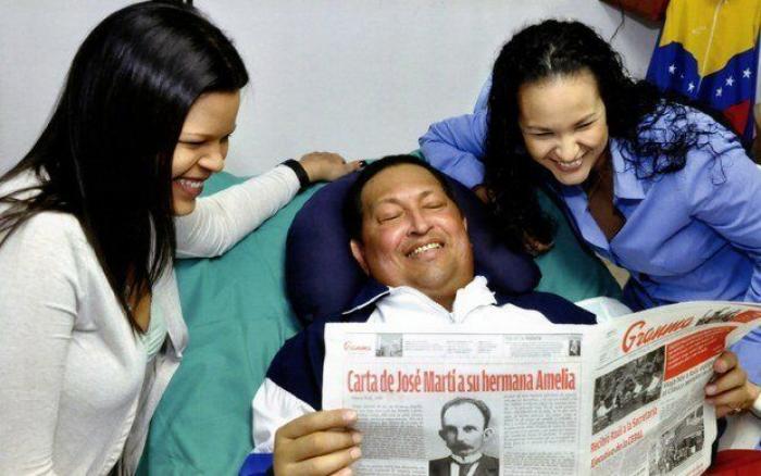 Maduro asegura que Hugo Chávez se reunió cinco horas con el Gobierno y está "enérgico"