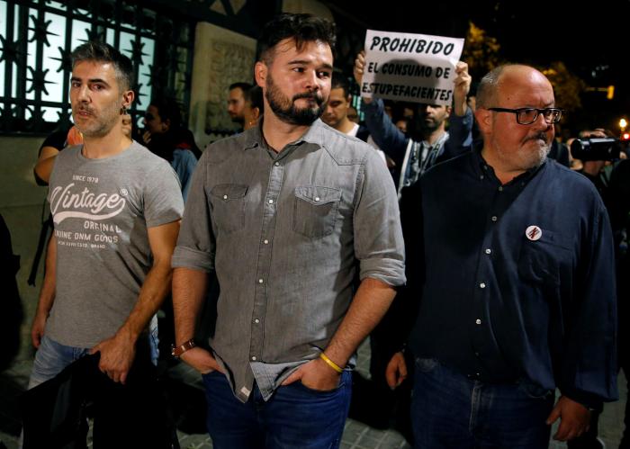ForoCoches recauda más de 6.000 euros para mandar pizzas a los policías y guardias civiles en Cataluña