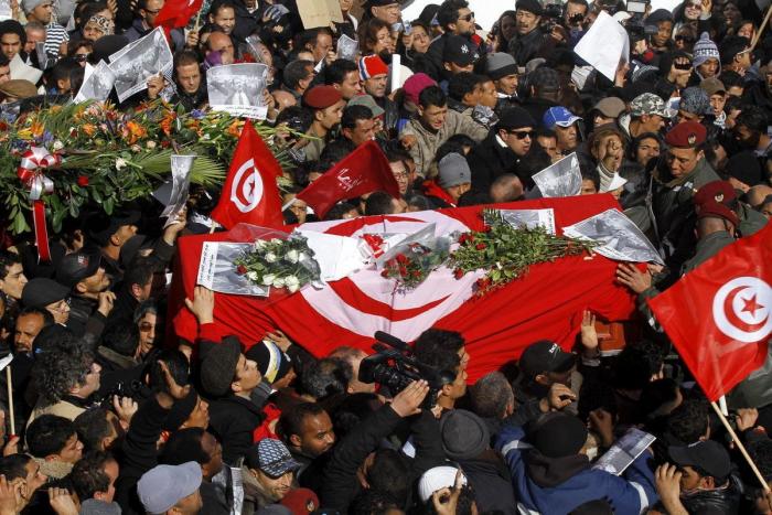 Dimite el primer ministro de Túnez al no lograr consenso para formar un nuevo Gobierno