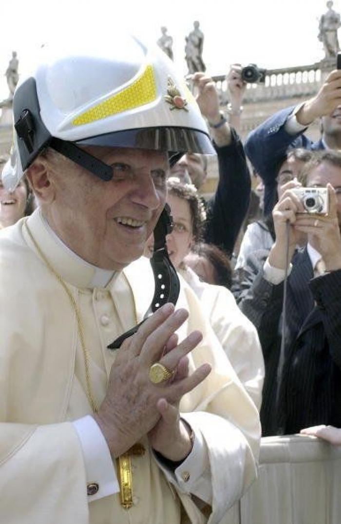 @Pontifex: cerrado por cónclave