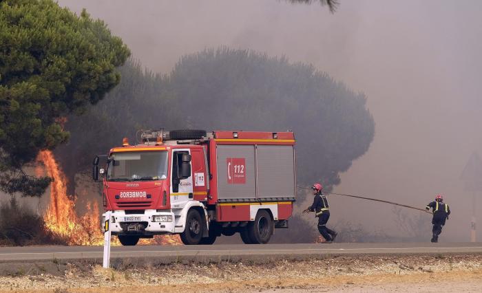 Los bomberos denuncian que no se activó el personal suficiente en el incendio de Doñana