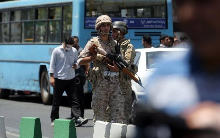 Al menos 12 muertos y 39 heridos en un ataque contra el Parlamento de Irán y el mausoleo de Jomeini