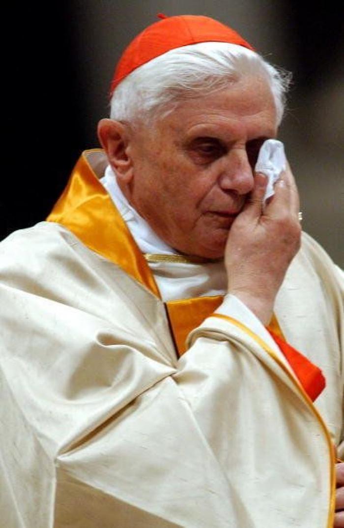 El papa asegura en su último Ángelus que el Señor le ha llamado "a subir al monte" para dedicarse "aún más a la oración"