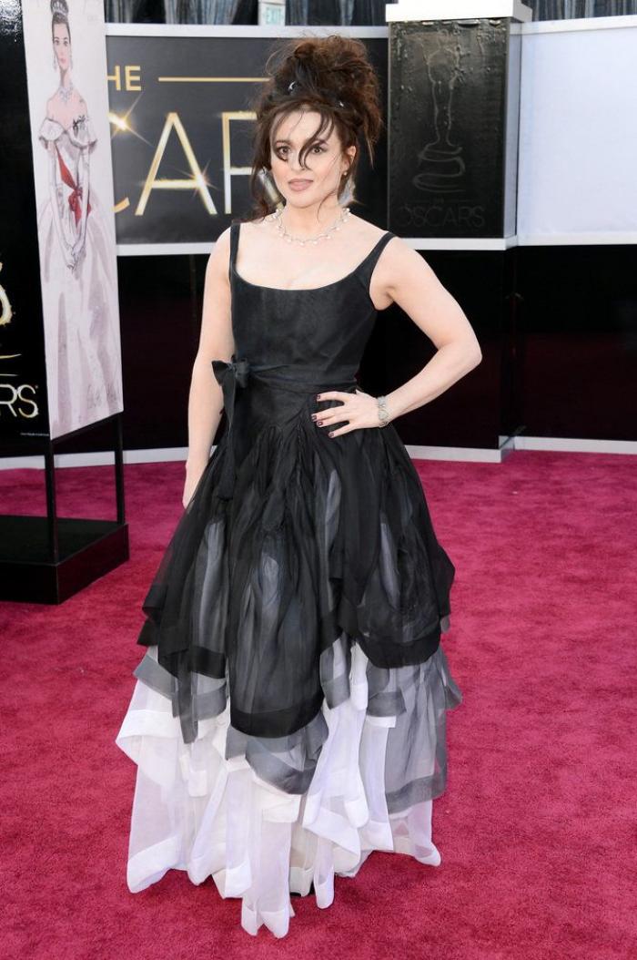 Anne Hathaway ¿pezones?: Twitter comenta el efecto óptico de su vestido de los Oscar 2013 (FOTOS, TUITS)