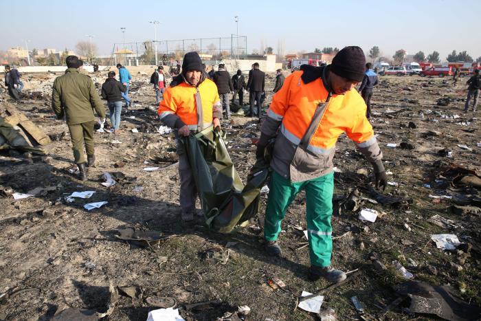 Al menos 176 muertos tras estrellarse un avión de pasajeros en Teherán nada más despegar